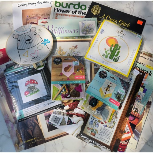 Lotto punto croce libretti - 13,
